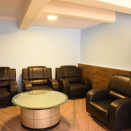 The Sky Inn Navi Mumbai Extérieur photo